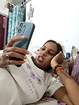 Hotty-Nidhi online show from 06/30/26, 09:10