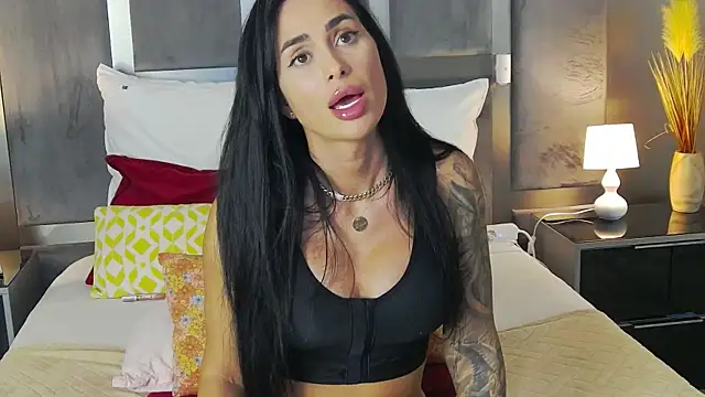 LaraVos online show from 10/22/25, 07:46