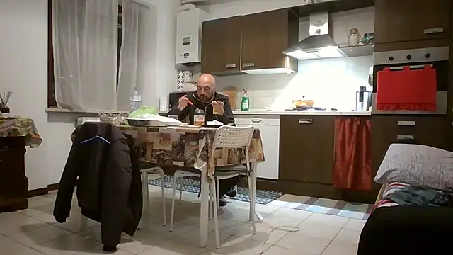 maxxxio12 online show from 04/08/26, 06:52