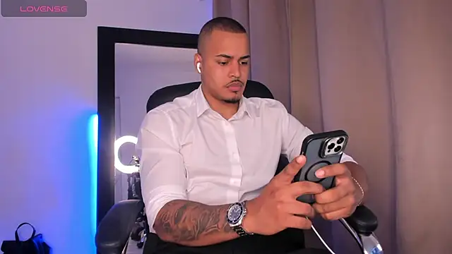 Snapshot of AshtonnSummer chatting on 03/20/25, 11:23 AshtonnSummer online show from 03/20/25, 11:23