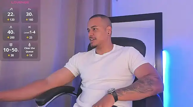 Snapshot of AshtonnSummer chatting on 03/22/25, 12:39 AshtonnSummer online show from 03/22/25, 12:39