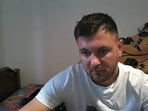 Snapshot of hugedickedd chatting on 06/12/26, 08:24 hugedickedd online show from 06/12/26, 08:24