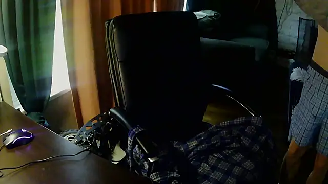 Snapshot of Slim_Whitey chatting on 11/05/25, 05:57 Slim Whitey online show from 11/05/25, 05:57