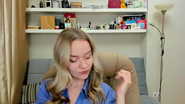 Kara Smith  online show from 12/05/24, 10:12