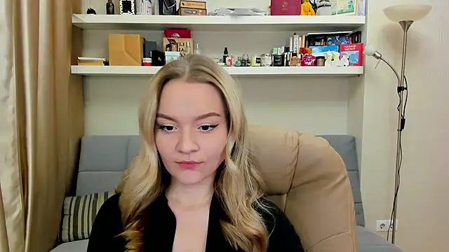 Kara Smith  online show from 12/07/24, 10:17