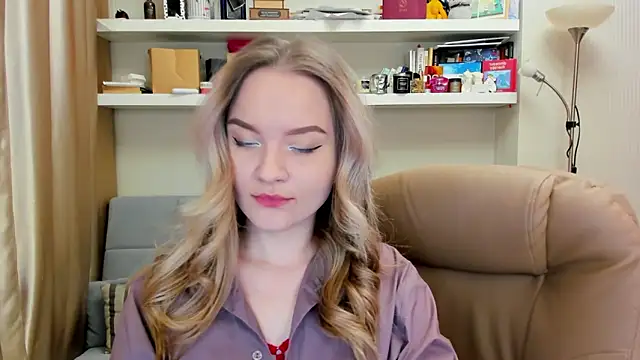 Kara Smith  online show from 02/04/25, 10:45