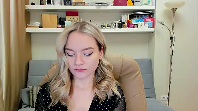 Kara Smith  online show from 02/12/25, 08:29