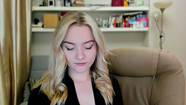 Kara Smith  online show from 09/17/25, 11:06