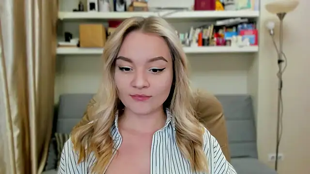 Kara Smith  online show from 10/05/25, 09:02