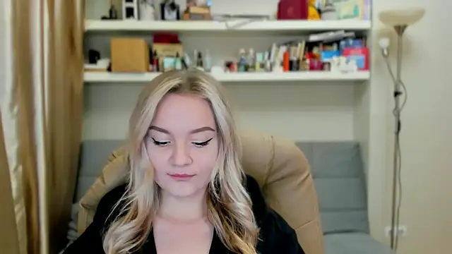 Kara Smith  online show from 10/09/25, 10:41