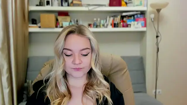 Kara Smith  online show from 10/23/25, 10:52