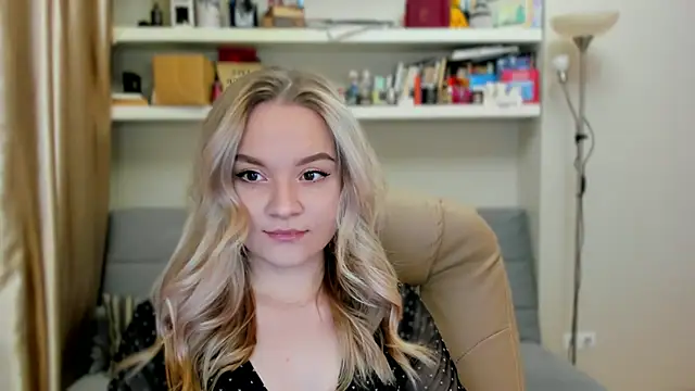 Kara Smith  online show from 10/31/25, 11:06