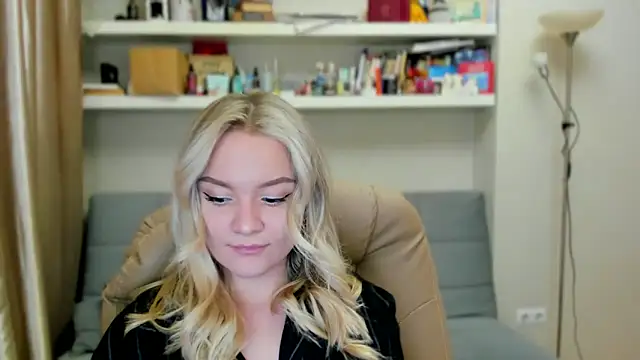 Kara Smith  online show from 12/03/25, 11:58