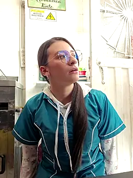 HOLY DOLL online show from 11/04/25, 07:35