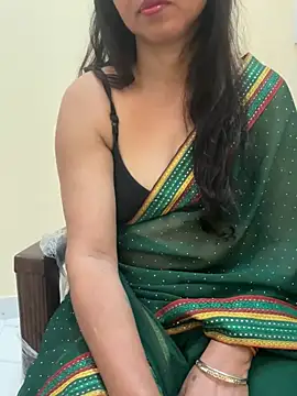 Snapshot of Urmila_singh1 chatting on 03/09/25, 06:11 Urmila singh1 online show from 03/09/25, 06:11