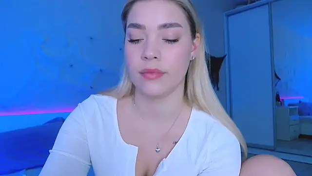 Snapshot of DIANAxxxDIAMOND chatting on 11/01/25, 09:55 DIANAxxxDIAMOND online show from 11/01/25, 09:55