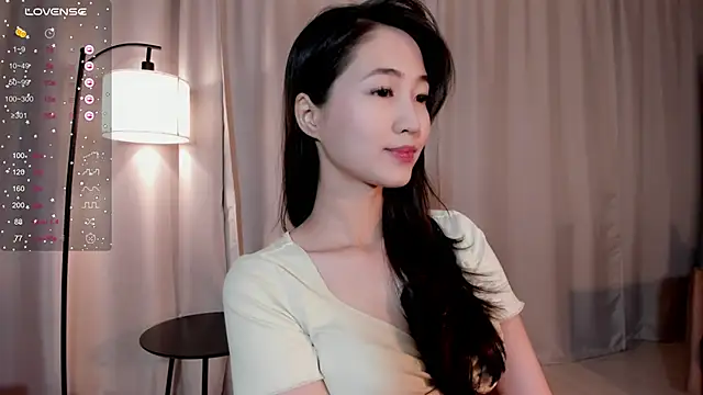 SeulBi online show from 11/17/25, 05:08