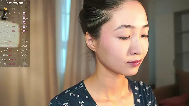 SeulBi online show from 11/26/25, 10:27