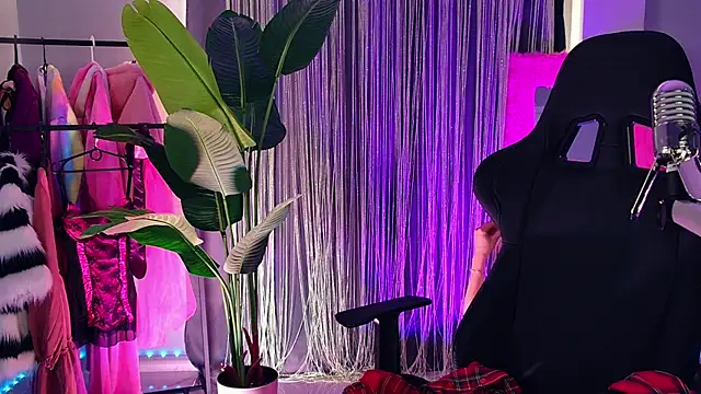 SarahAlluring online show from 04/10/26, 02:00