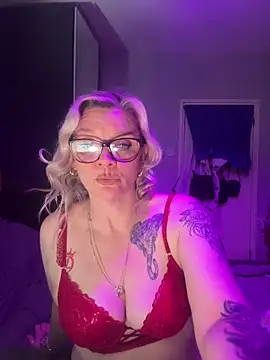 Curvy-Cleo online show from 04/19/26, 08:44