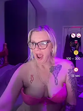 Curvy-Cleo online show from 06/04/26, 10:27
