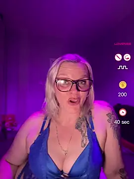 Curvy-Cleo online show from 06/19/26, 10:46