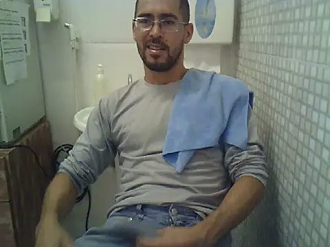 Snapshot of pdasgyn chatting on 09/17/25, 12:29 pdasgyn online show from 09/17/25, 12:29