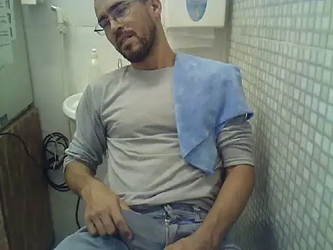 Snapshot of pdasgyn chatting on 09/19/25, 01:34 pdasgyn online show from 09/19/25, 01:34