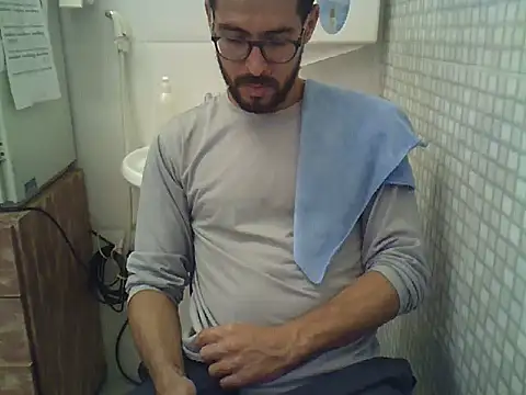 Snapshot of pdasgyn chatting on 10/08/25, 01:09 pdasgyn online show from 10/08/25, 01:09