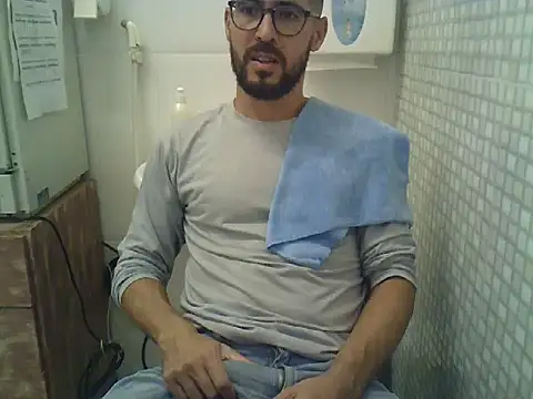 Snapshot of pdasgyn chatting on 10/16/25, 12:39 pdasgyn online show from 10/16/25, 12:39