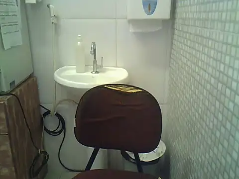 Snapshot of pdasgyn chatting on 10/28/25, 12:41 pdasgyn online show from 10/28/25, 12:41