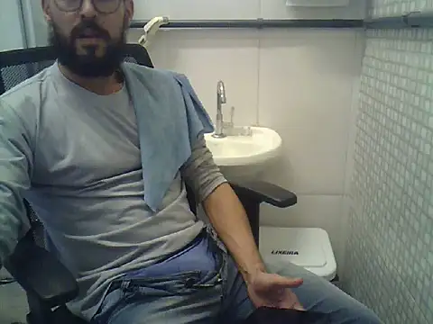 Snapshot of pdasgyn chatting on 05/27/26, 02:47 pdasgyn online show from 05/27/26, 02:47