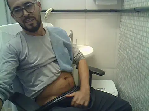 Snapshot of pdasgyn chatting on 07/27/26, 05:09 pdasgyn online show from 07/27/26, 05:09