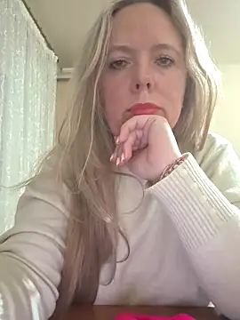 Irina3718 online show from 11/26/25, 06:20