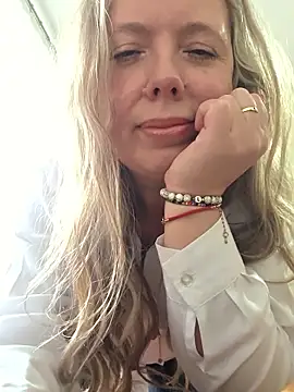 Irina3718 online show from 01/11/26, 11:59