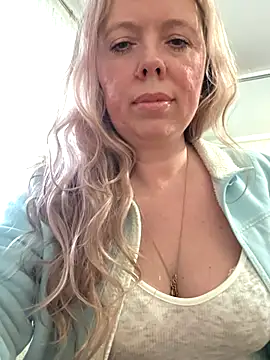 Snapshot of Irina3718 chatting on 04/29/26, 02:54 Irina3718 online show from 04/29/26, 02:54