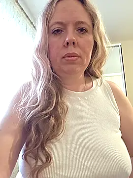 Snapshot of Irina3718 chatting on 05/30/26, 02:58 Irina3718 online show from 05/30/26, 02:58