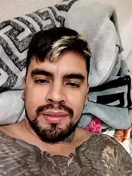 Snapshot of crazyweelove chatting on 03/18/25, 10:48 crazyweelove online show from 03/18/25, 10:48