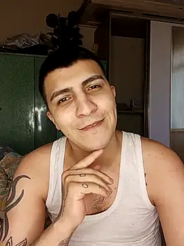 Snapshot of Kadir1320@xh chatting on 03/11/25, 10:07 Kadir1320xh online show from 03/11/25, 10:07