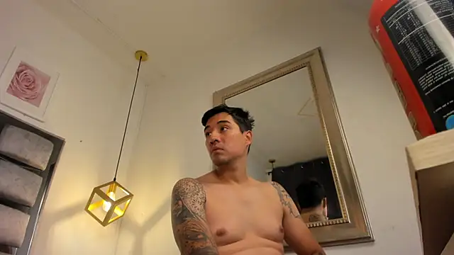 Snapshot of valery_and_Dani_ chatting on 11/18/25, 08:02 valery and Dani online show from 11/18/25, 08:02