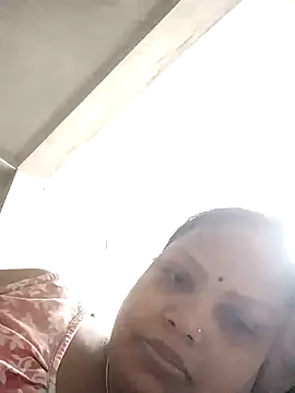 Snapshot of Arohi35 chatting on 03/20/25, 01:48 Arohi35 online show from 03/20/25, 01:48