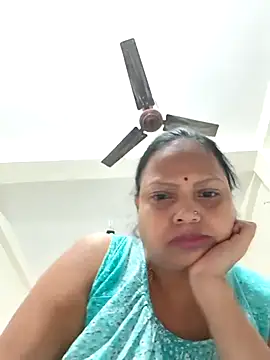 Snapshot of Arohi35 chatting on 09/09/25, 03:33 Arohi35 online show from 09/09/25, 03:33