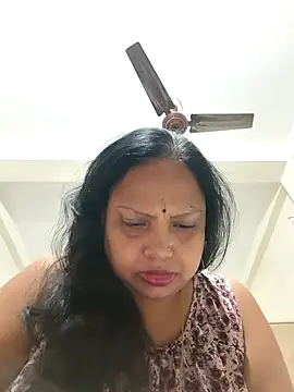 Snapshot of Arohi35 chatting on 09/11/25, 05:13 Arohi35 online show from 09/11/25, 05:13