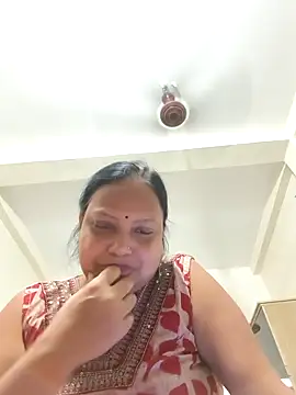 Snapshot of Arohi35 chatting on 09/13/25, 02:39 Arohi35 online show from 09/13/25, 02:39