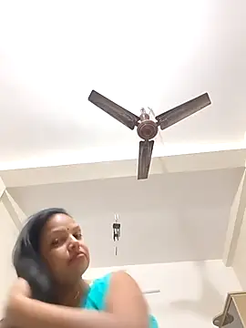 Snapshot of Arohi35 chatting on 09/22/25, 04:42 Arohi35 online show from 09/22/25, 04:42