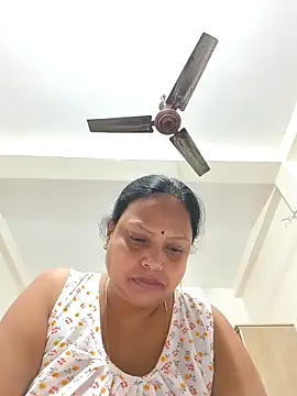 Snapshot of Arohi35 chatting on 09/24/25, 05:49 Arohi35 online show from 09/24/25, 05:49