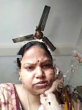 Snapshot of Arohi35 chatting on 02/21/26, 04:02 Arohi35 online show from 02/21/26, 04:02