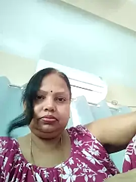 Snapshot of Arohi35 chatting on 05/18/26, 02:18 Arohi35 online show from 05/18/26, 02:18