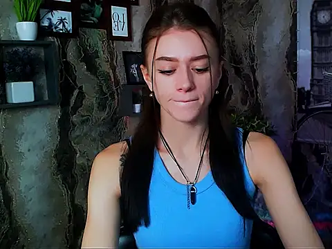 LanaTey online show from 10/03/25, 12:13