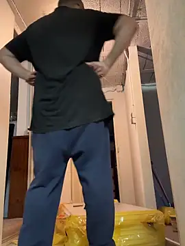 billybib83 online show from 10/24/25, 04:25